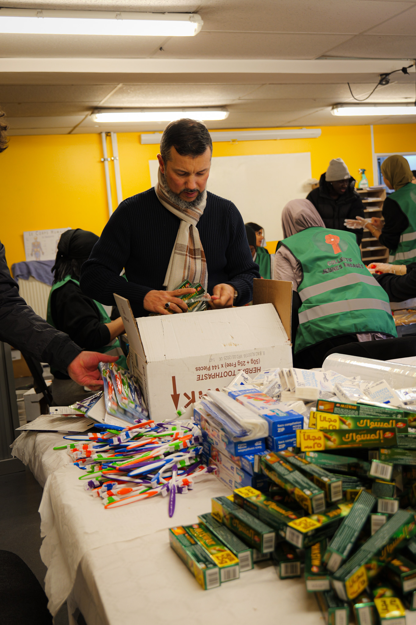 Action humanitaire hygiène - Aide et solidarité du Collectif Jeunes Engagés